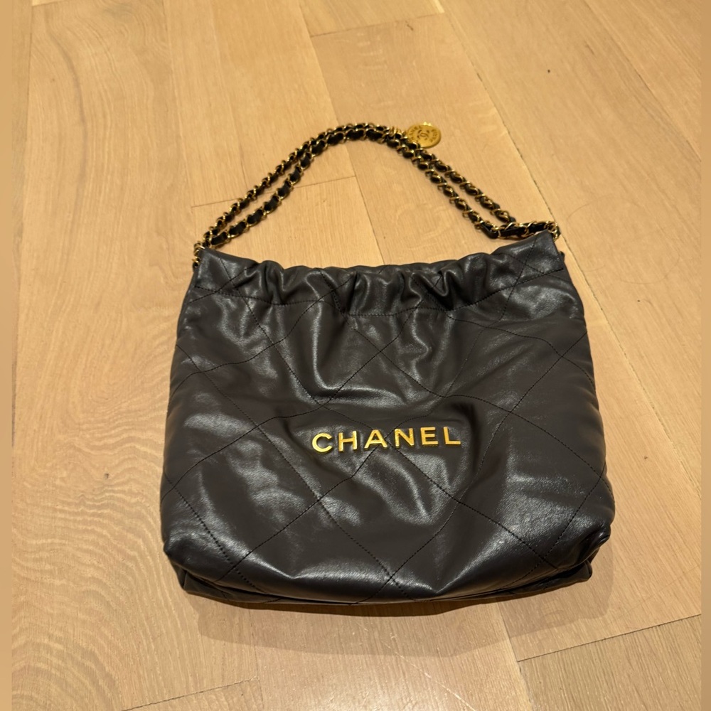 Chanel grey 22